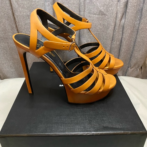 Saint Laurent caramel strappy platform heels - Picture 3 of 9